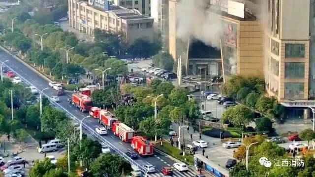 南昌市白金汇海航二楼发生火灾,己致10人死亡