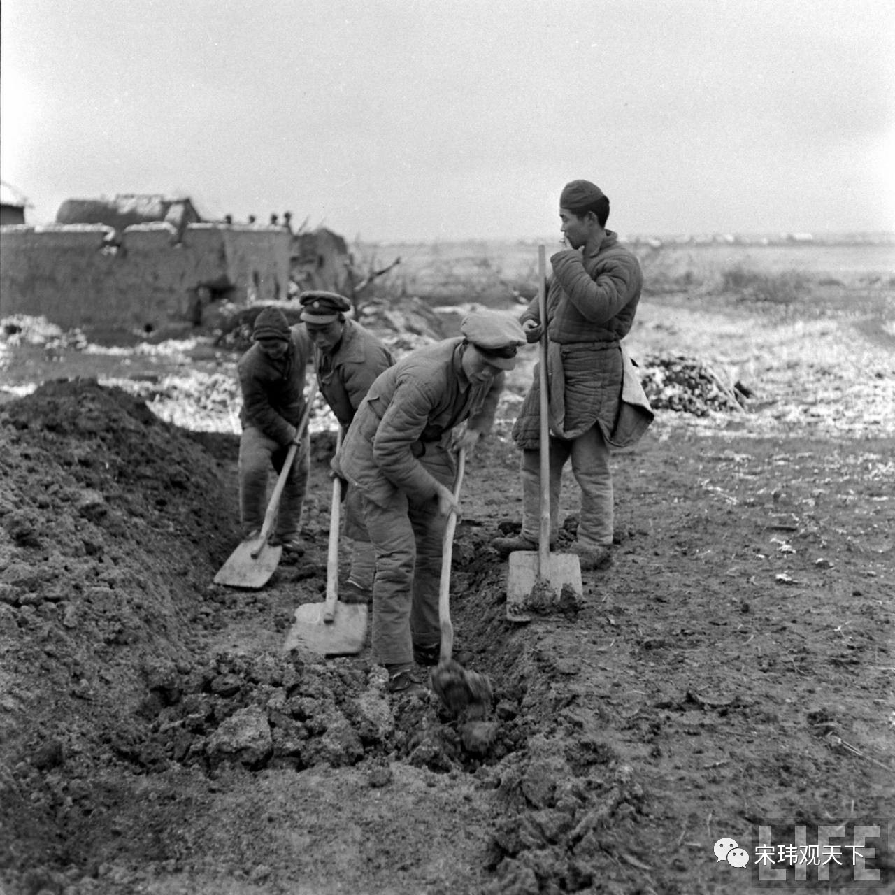 1北满,国军挖战壕1947北满,雪中站岗的国军1947年中国某地,"这里是高