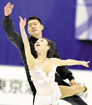 体育 正文  新华社电 合作不到1年的于小雨/张昊昨日在亚冬会花样滑冰