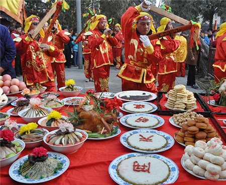 5,春祭二月春分,开始扫墓祭祖,也叫春祭.