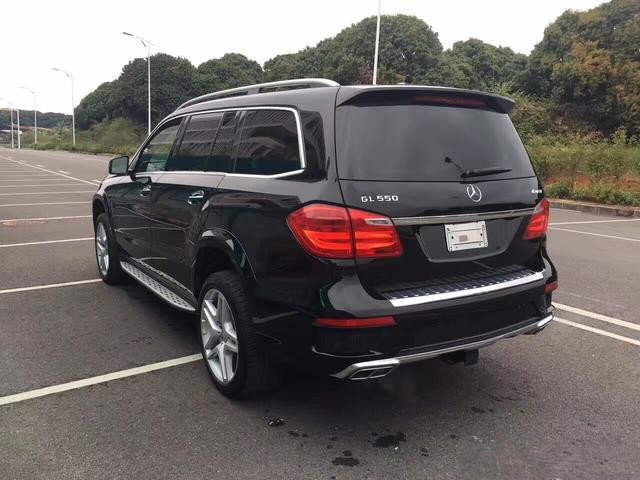 2015款奔驰gl550实用奢华的一款城市全能suv