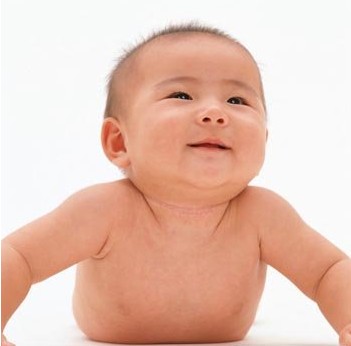 4个月宝宝最喜欢的3种姿势,你是否满足了她?