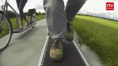 荷兰人发明走路自行车，走一步飞10米，太有意思了