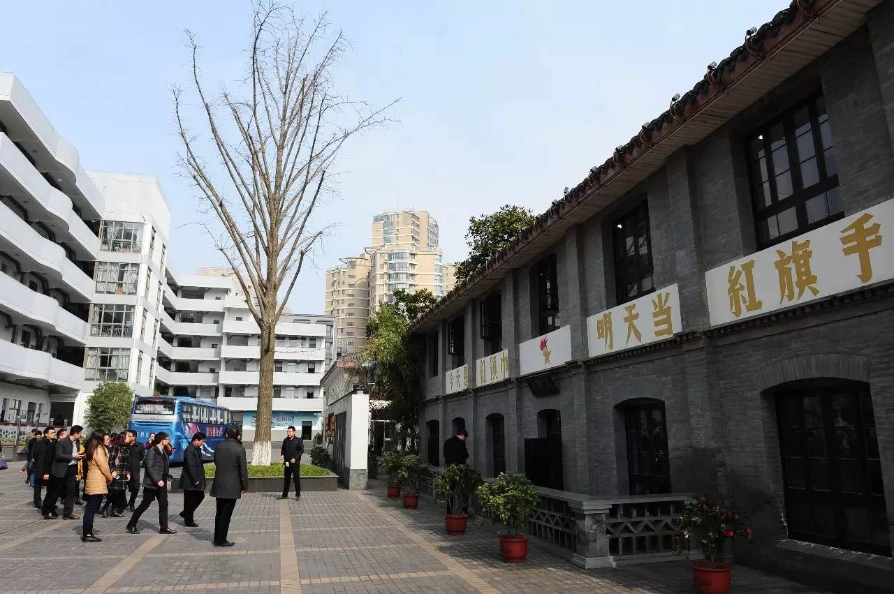 与会代表还先后考察了我市大浦小学,姜堰区第二实验小学,省姜堰中学的