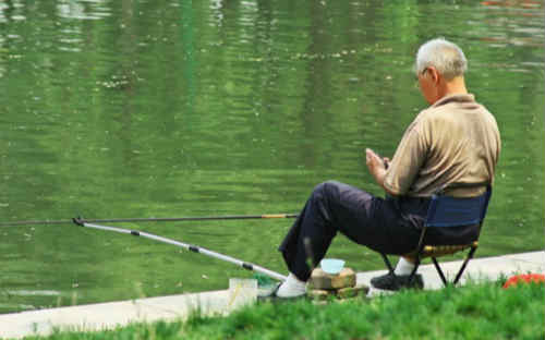 老年人钓鱼应该注意的问题