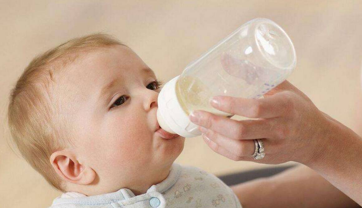 【韵妈育儿经】婴儿不喝奶是什么原因 要怎么