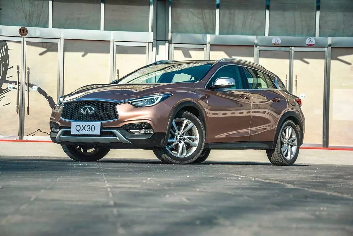 驾驶 二十多万买英菲尼迪suv qx30两驱1.6t_搜狐汽车_搜狐网