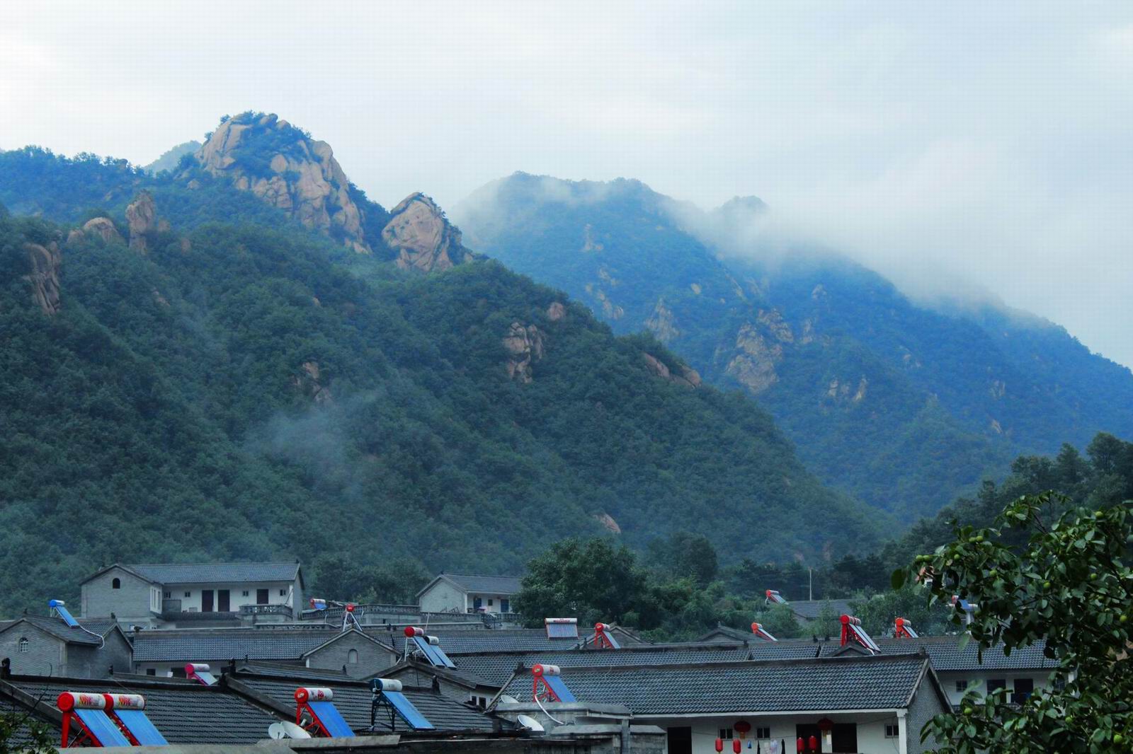 3月8日 荆紫仙山 景区地址:新安县石井镇 活动日期:3月8日 西泰山