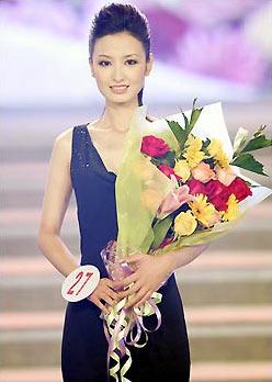 2004年,张萌因获得环球小姐中国区冠军而出道演艺圈