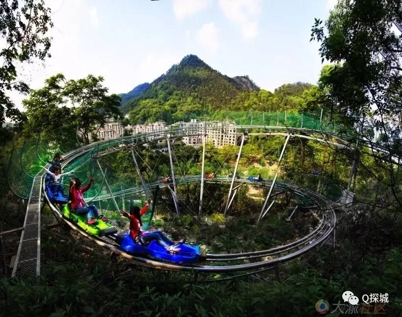 近年,除了泡温泉,南温泉新建了一些好耍的项目,比如索道和旱地雪橇.