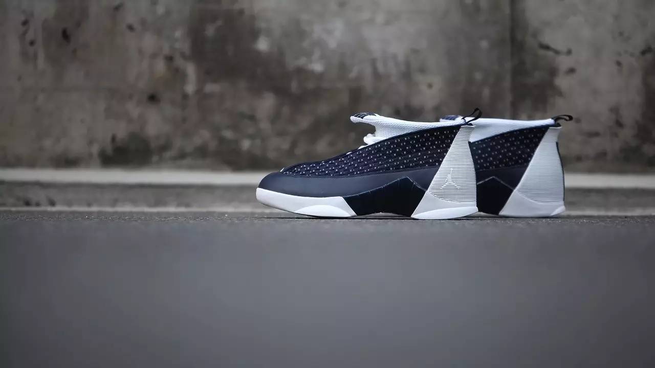 xh55限量发售预告#【 暌违数载 · air jordan 15 "obsidian"】