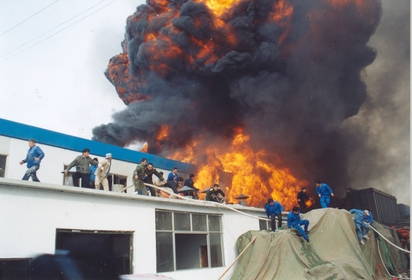 特大事故,珠海一造纸厂突发火灾6人亡!