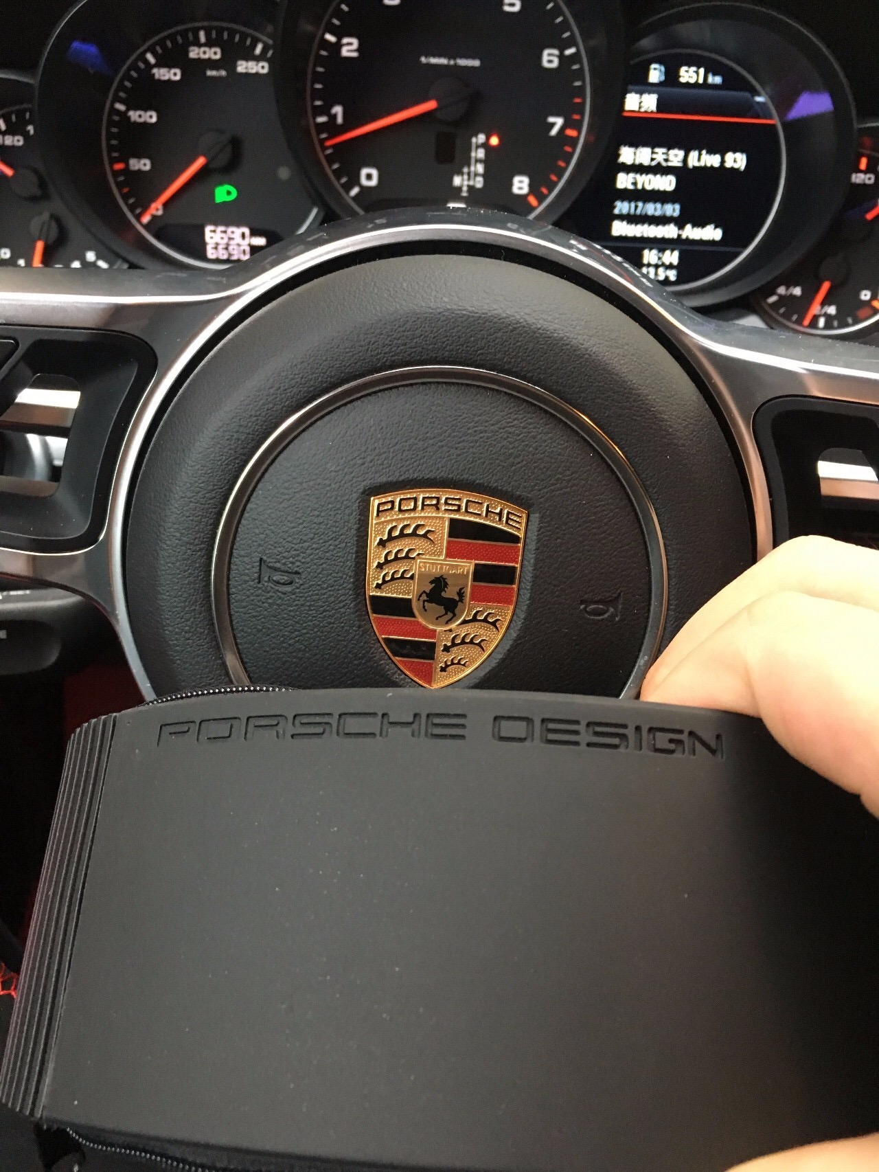 porsche design保时捷都进军太阳镜是车卖得不好