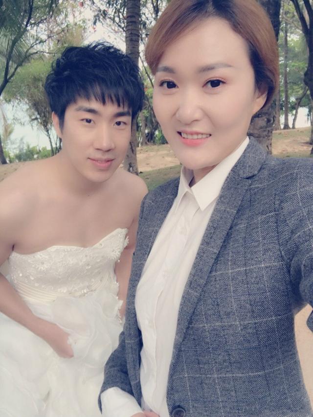 胸大怎么穿婚纱_鞠婧祎穿婚纱的照片(3)