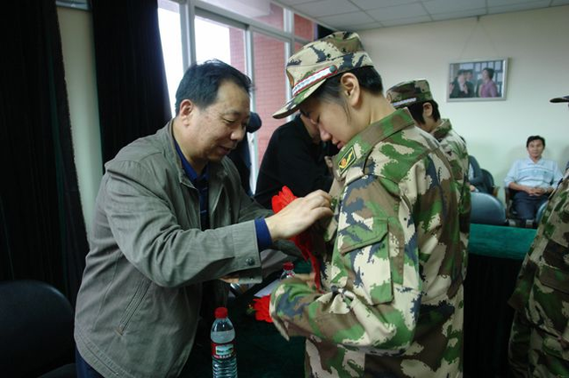 在校女大学生当兵体检真的很难通过吗