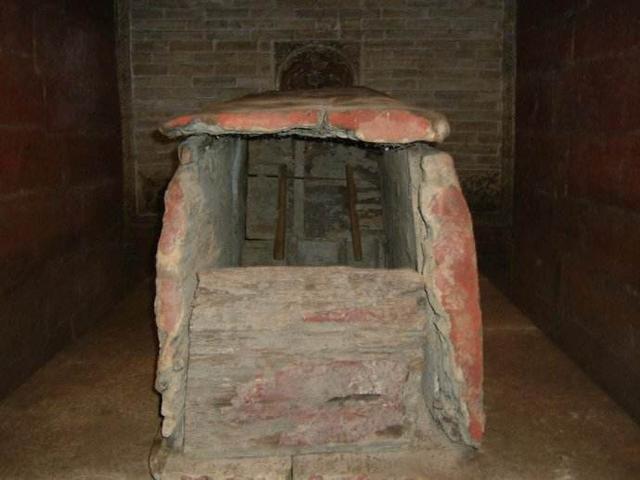 这位皇帝陵墓1400年未被盗,墓内还藏着大秘密!