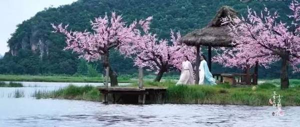 与《三生三世十里桃花》一模一样的场景就出现在中国西南部的山庄里.