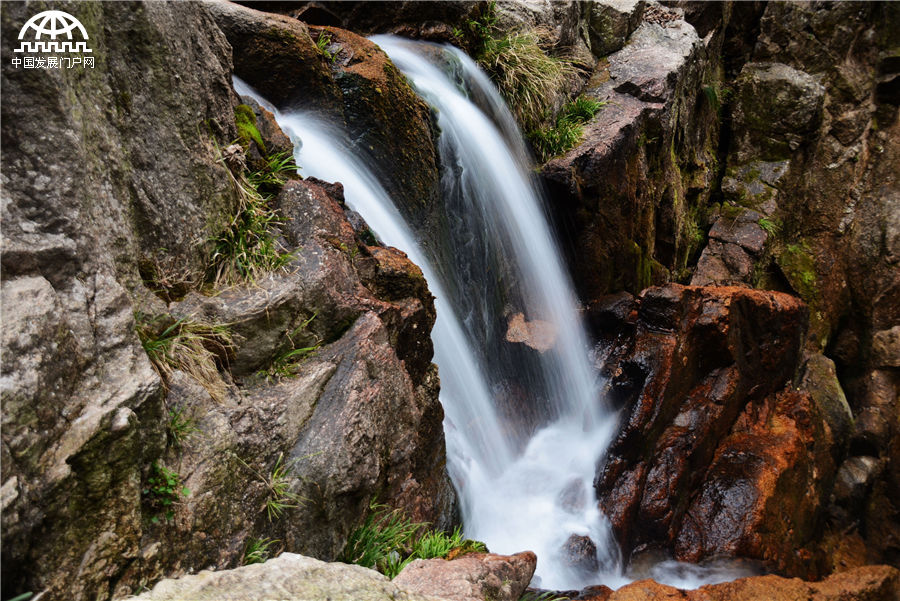 黄山:桃花溪水静静流