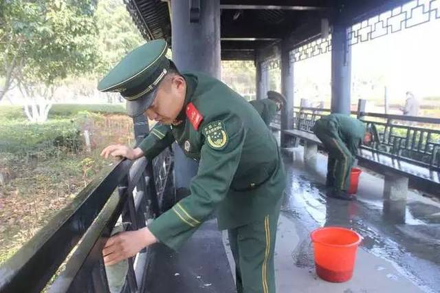 陈颂 孙懿洋 图/文   3月3日,浙江海警一支队组织官兵走上街道