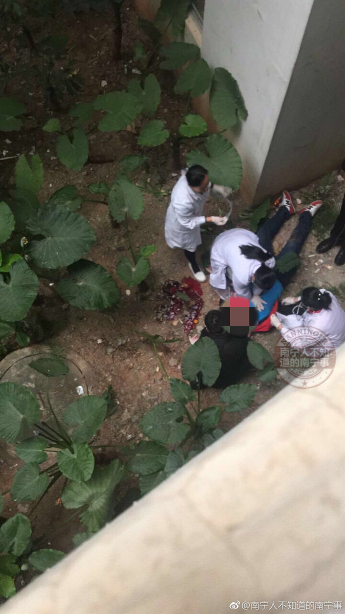 南宁一大学生跳楼身亡!这已经是20天内的第四起