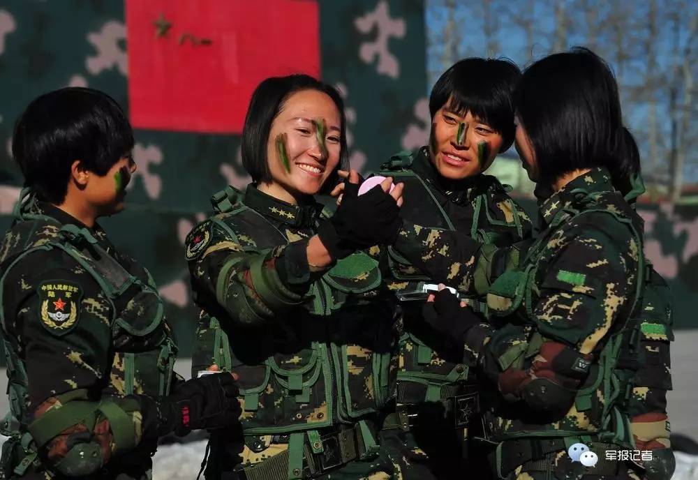策划|陆军首支女子特战连女兵的迷彩青春