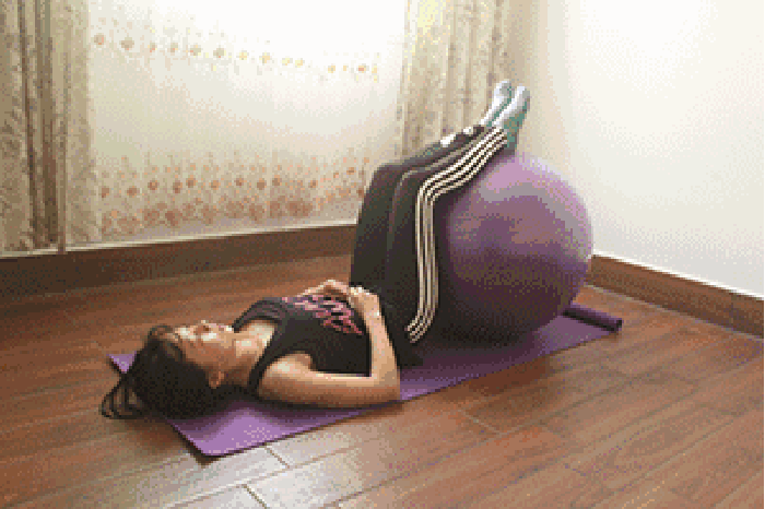 瑜伽球动作消耗腹部,背部,腰部脂肪,按摩缓压!