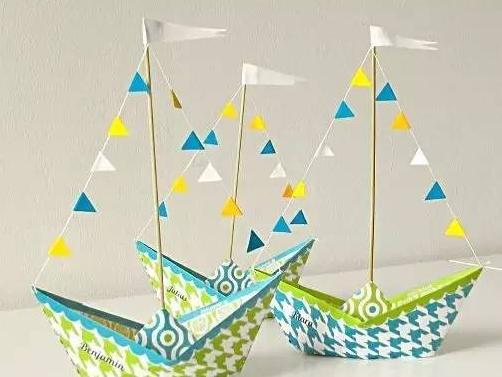 小帆船折纸                     每人心中都有一艘小船,驶向自由