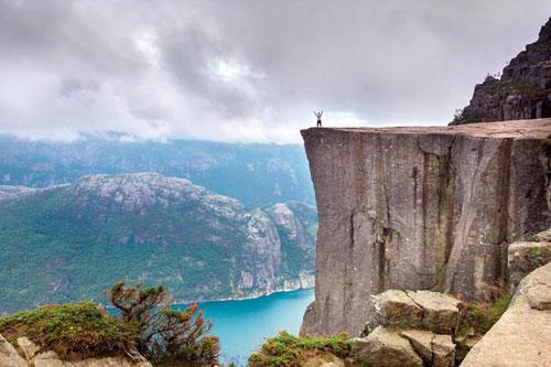 布道石 preikestolen