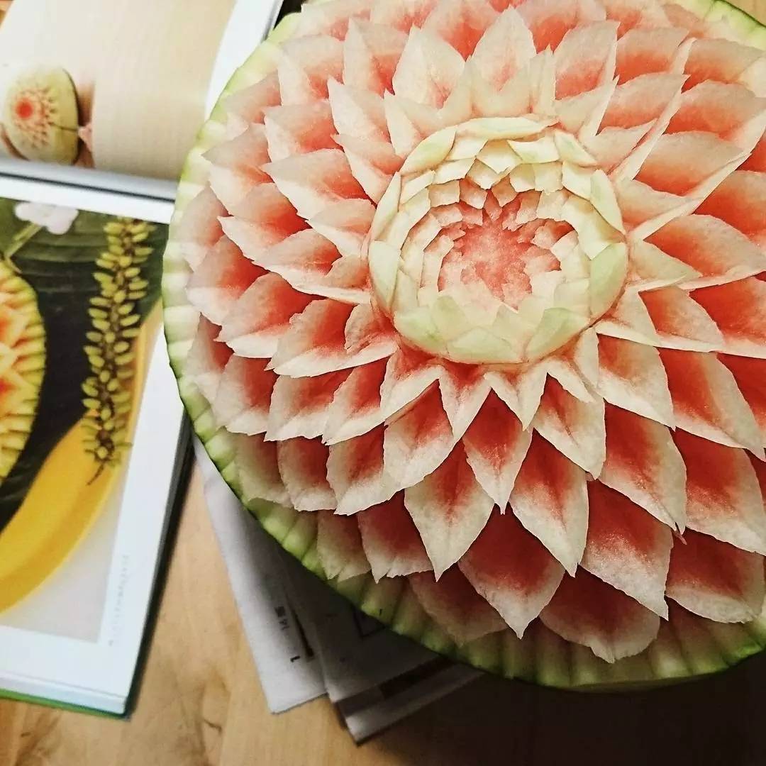 水果雕刻作品分享，网友：“这是些有灵魂的水果”！