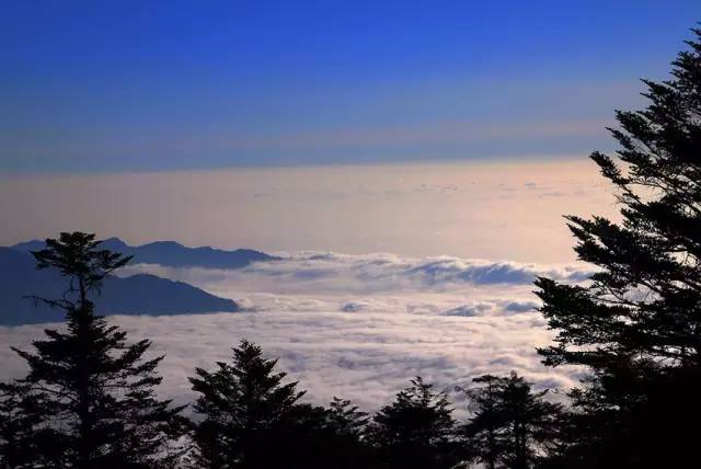 不去牛背山成都这些地方够你爬一年