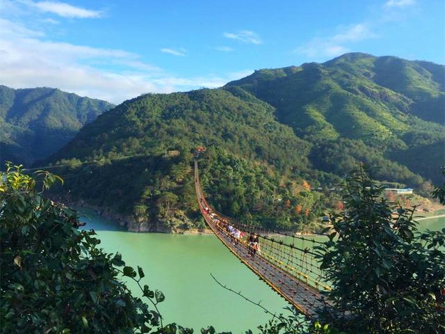 浙江温州泰顺县白鹤山庄景区,有一座曾被载入世界吉尼斯记录的"世界