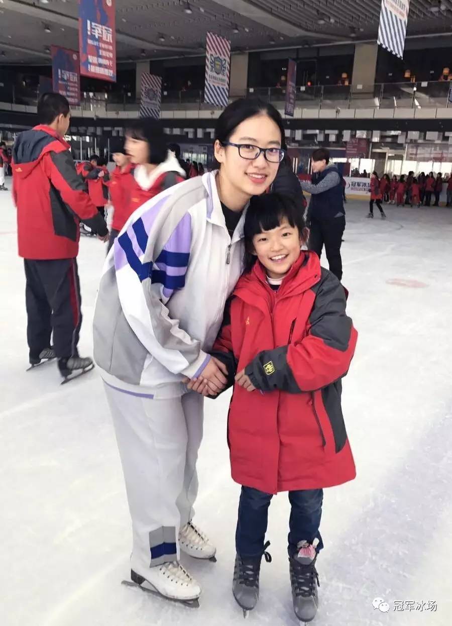 北京市八一学校 足迹活动北京行 于冠军冰场圆