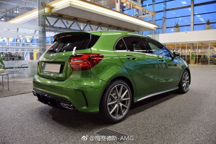 全新一代梅赛德斯奔驰a45 amg 4matic新款上市