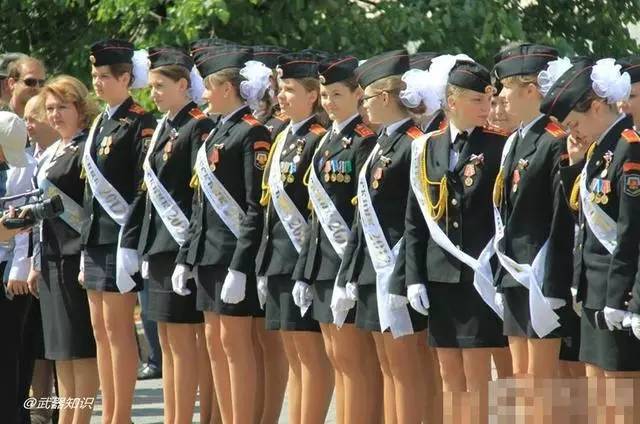 俄罗斯注重军事文化,专门为女生开设军校