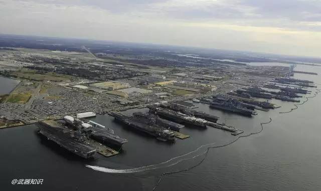 弗吉尼亚州的诺福克海军基地空中俯瞰图