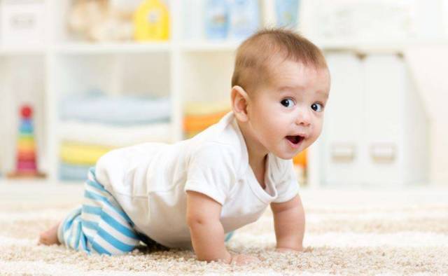 宝宝成长路:学坐、爬、站、走的要点,值得收藏
