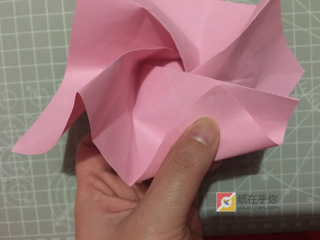 纸在乎你 手工折纸 绽放的玫瑰花折纸视频图解教程