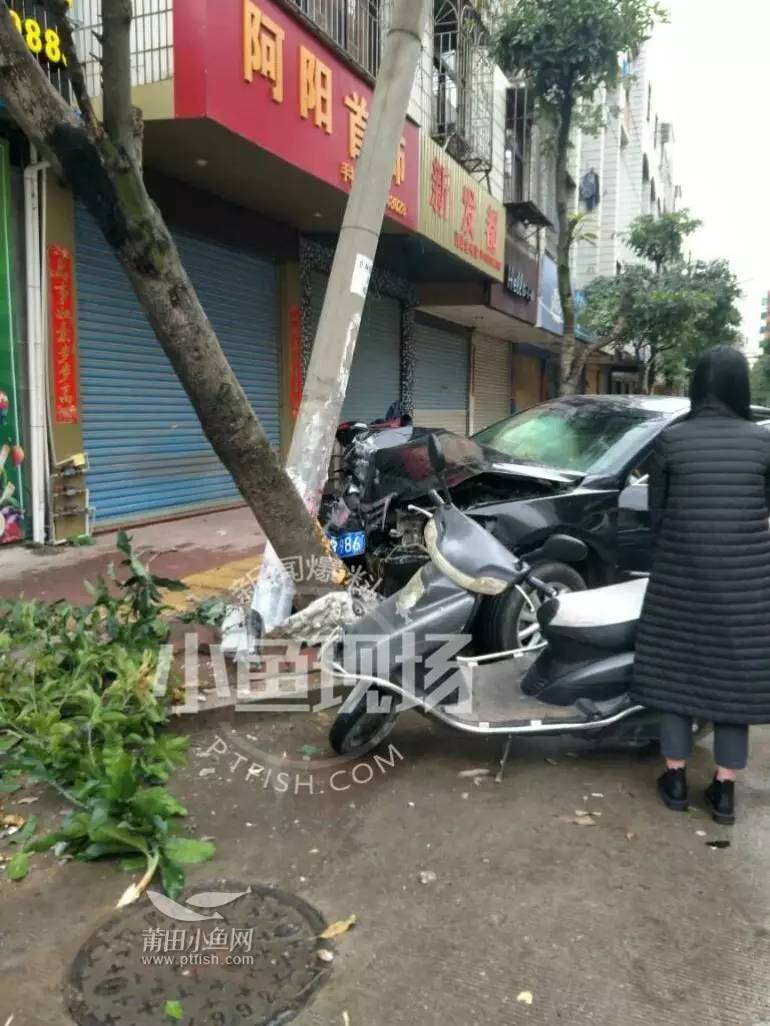 [Q连]一大早涵江发生两起事故,其中一起小学生被撞!!!