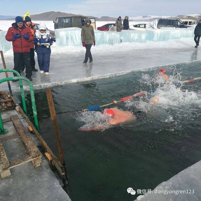 贝加尔湖带给中俄冬泳人的美丽