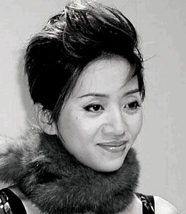 梅艳芳,香港著名女歌手,乐坛大姐大,因患宫颈癌于2003年12月30日不幸