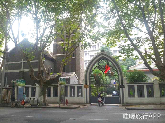 地址:南京市鼓楼区长江路266号      圣保罗教堂,于1923年落成,是