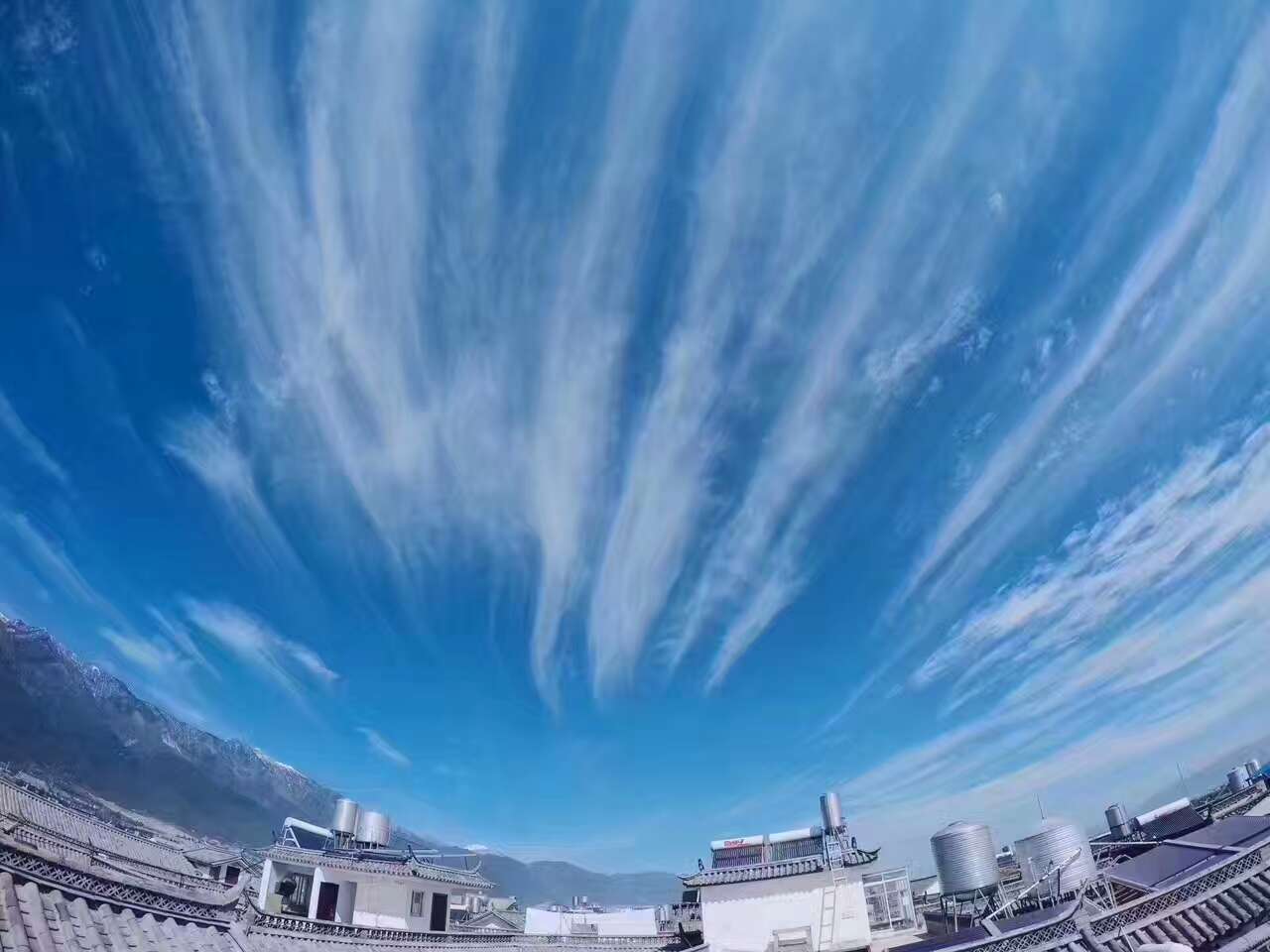 除传统的风花雪月外今天大理的云美极了