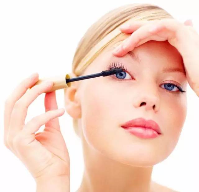 最简单的化妆步骤_简单生活妆的化妆步骤 日常生活妆容速成法