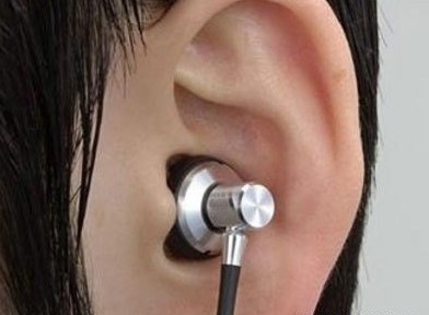 经常戴耳机对听力有影响吗?