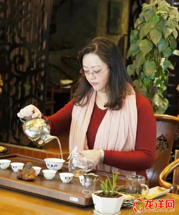 默默耕耘不忘初心收获希望中国藏茶馆于志慧