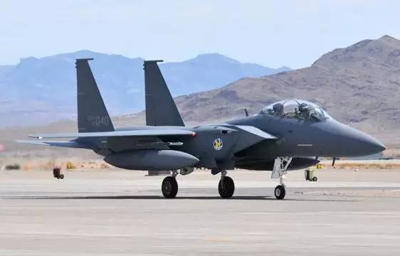 韩国F15K战斗机号称亚洲性能最好的3代机