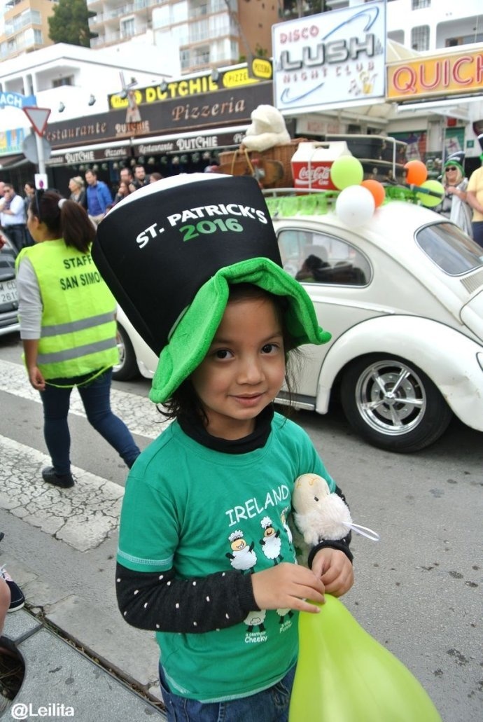 爱尔兰的奇葩狂欢节,全国人民一起戴绿帽子