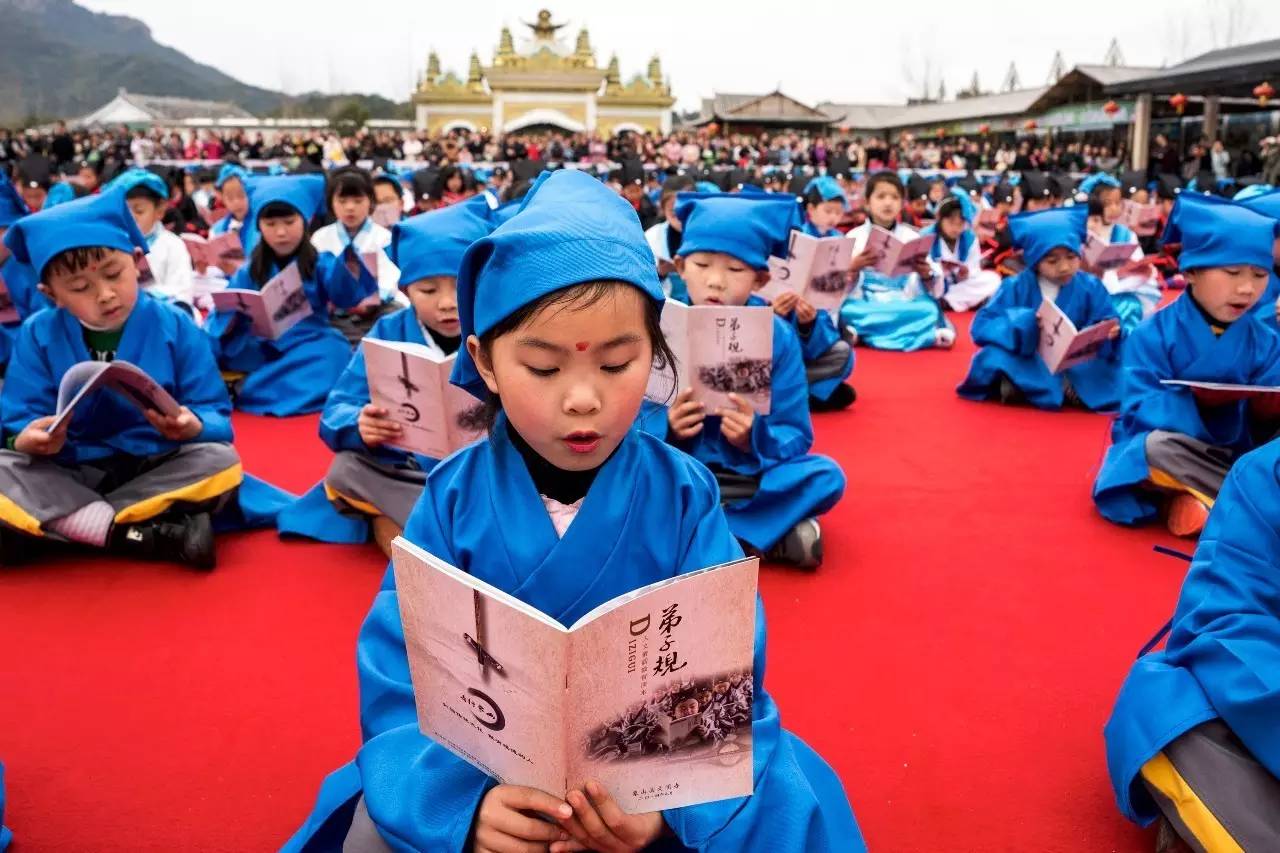 千人汉服学国学,拜师学艺昆仑虚!有你家娃吗?