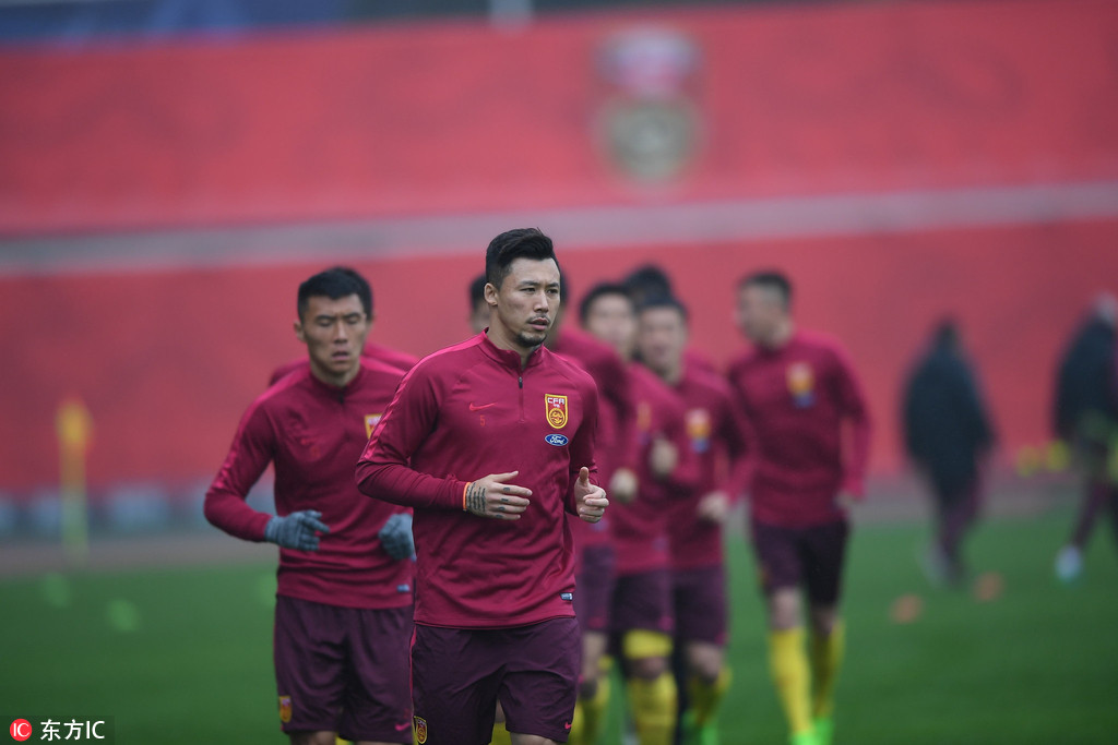 中国男足国家队球员到齐集训 里皮发表声明