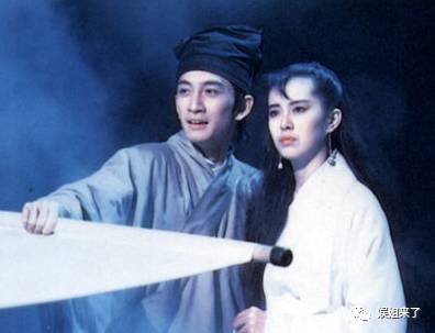 88年,上映的电影《画中仙》他扮演书生崔鸿渐,和王祖贤扮演的女鬼上演